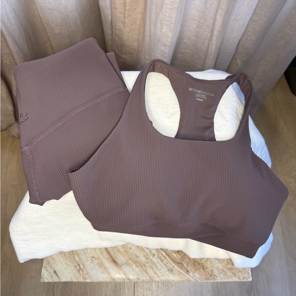 Beyond Yoga Impulse Ribbed Legging and Bra Set M Woodlawn - NWOT - Picture 7 of 9